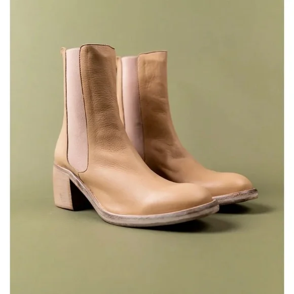 Free People Essential Chelsea Boots in antique white - Picture 6 of 6